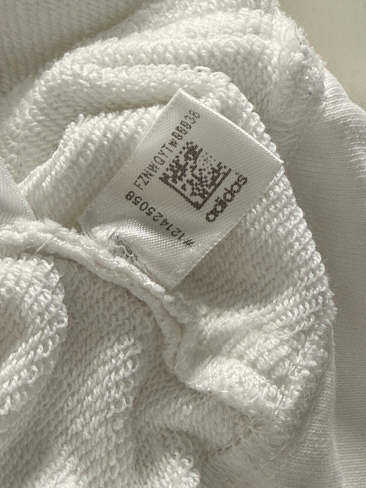 Y-3 Yohji Yamamoto cream cropped sweatshirt label