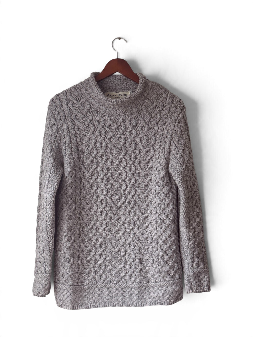 Aran Mor grey merino cable-knit sweater photo