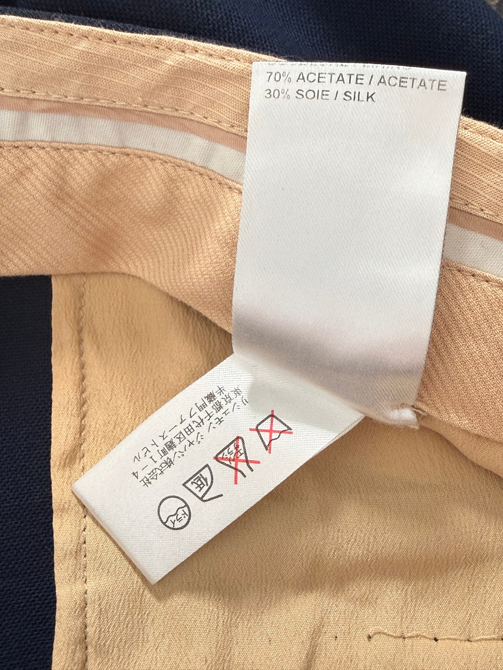 Chloé lining 70% acetate 30% silk label