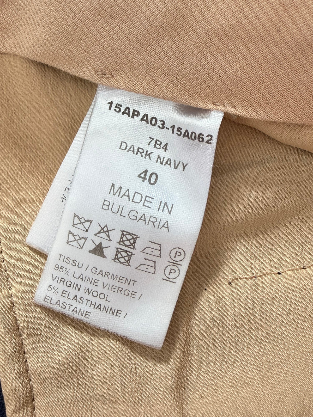 Chloé size 40 dark navy 95% virgin wool made in Bulgaria label