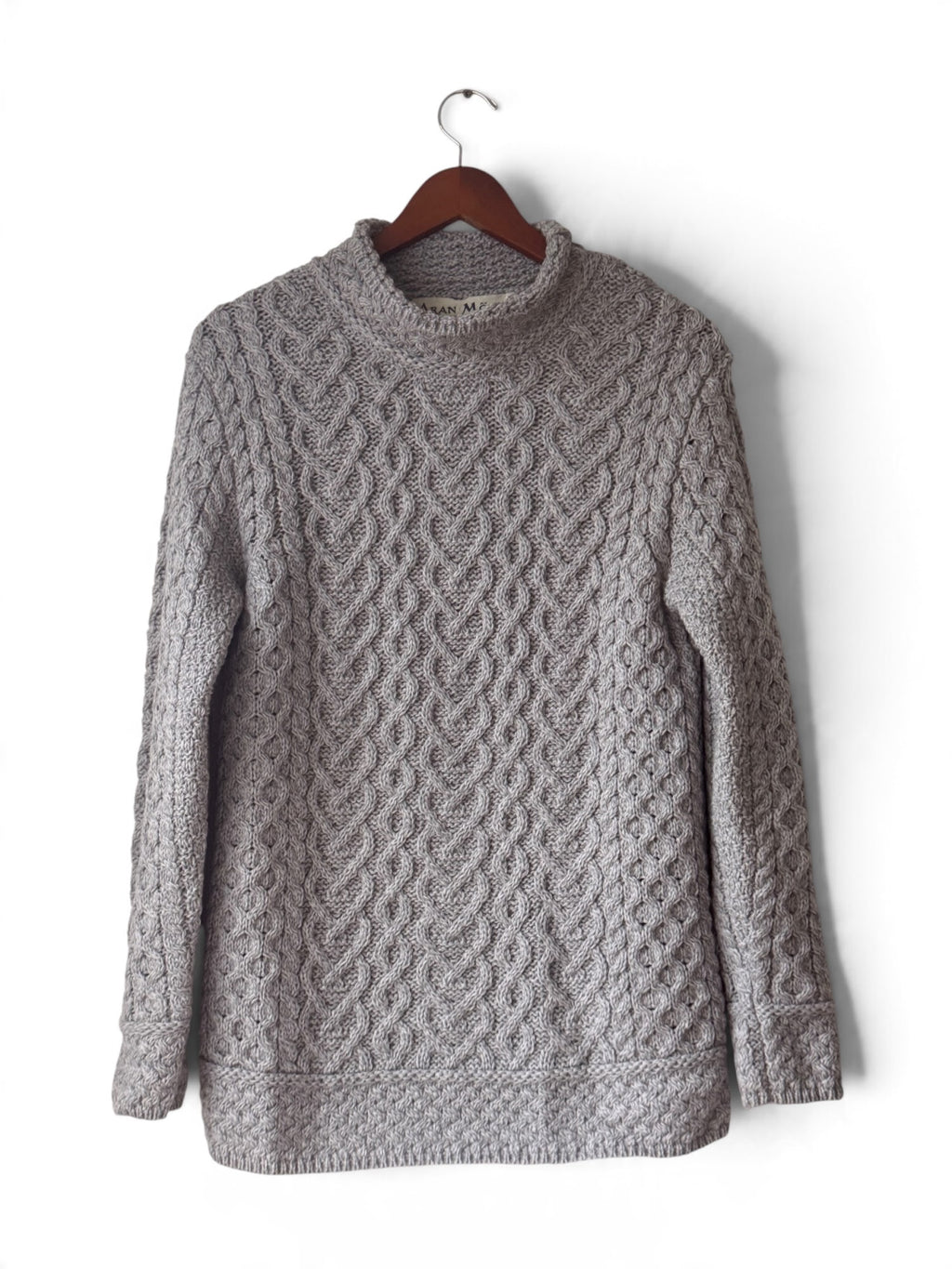 Aran Mor grey merino cable-knit sweater front