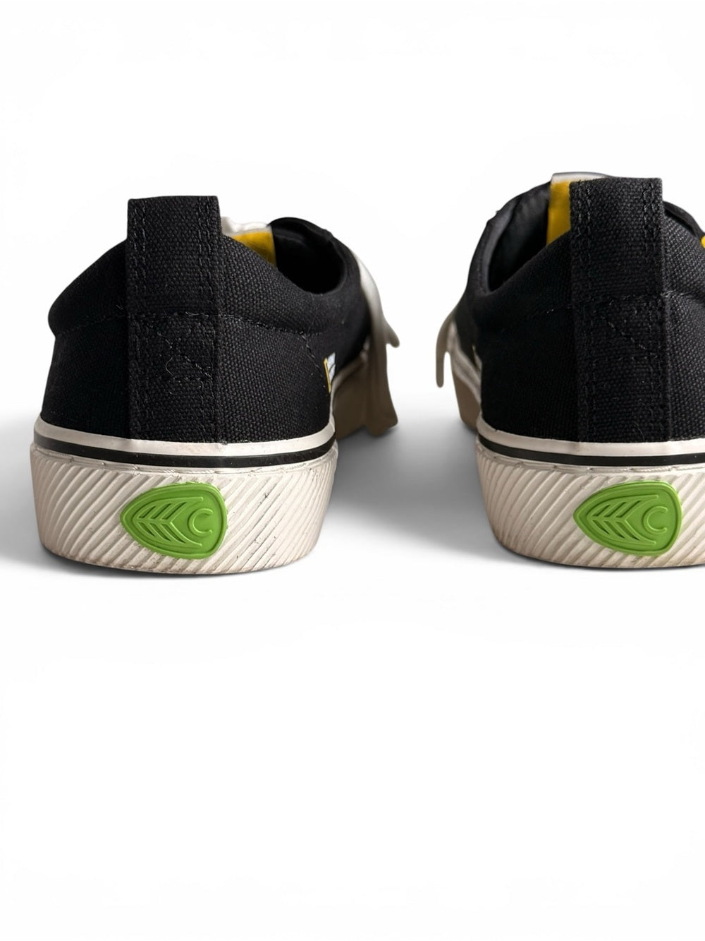 Cariuma x National Geographic OCA Low Black Canvas Sneakers Women's 8.5 Shoes - view 8