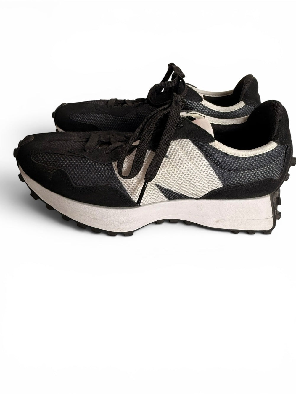 New Balance 327 Sneakers Women’s 7.5 Black Cream Retro Running Lace Up Shoes - view 3
