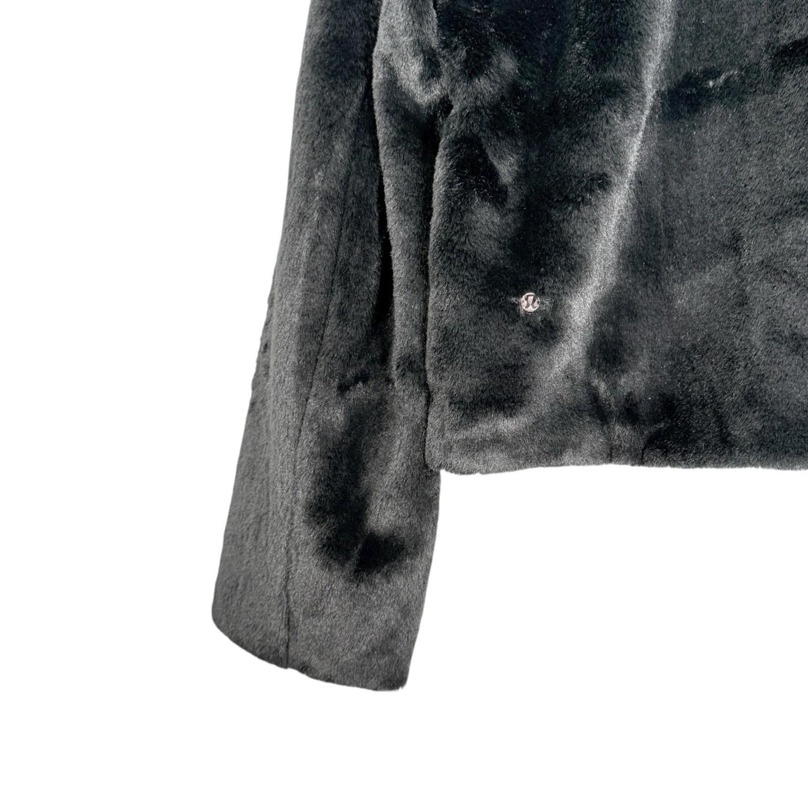 Lululemon Women Black Textured Fleece Reversible Faux Fur Jacket Size Small Coat - view 7