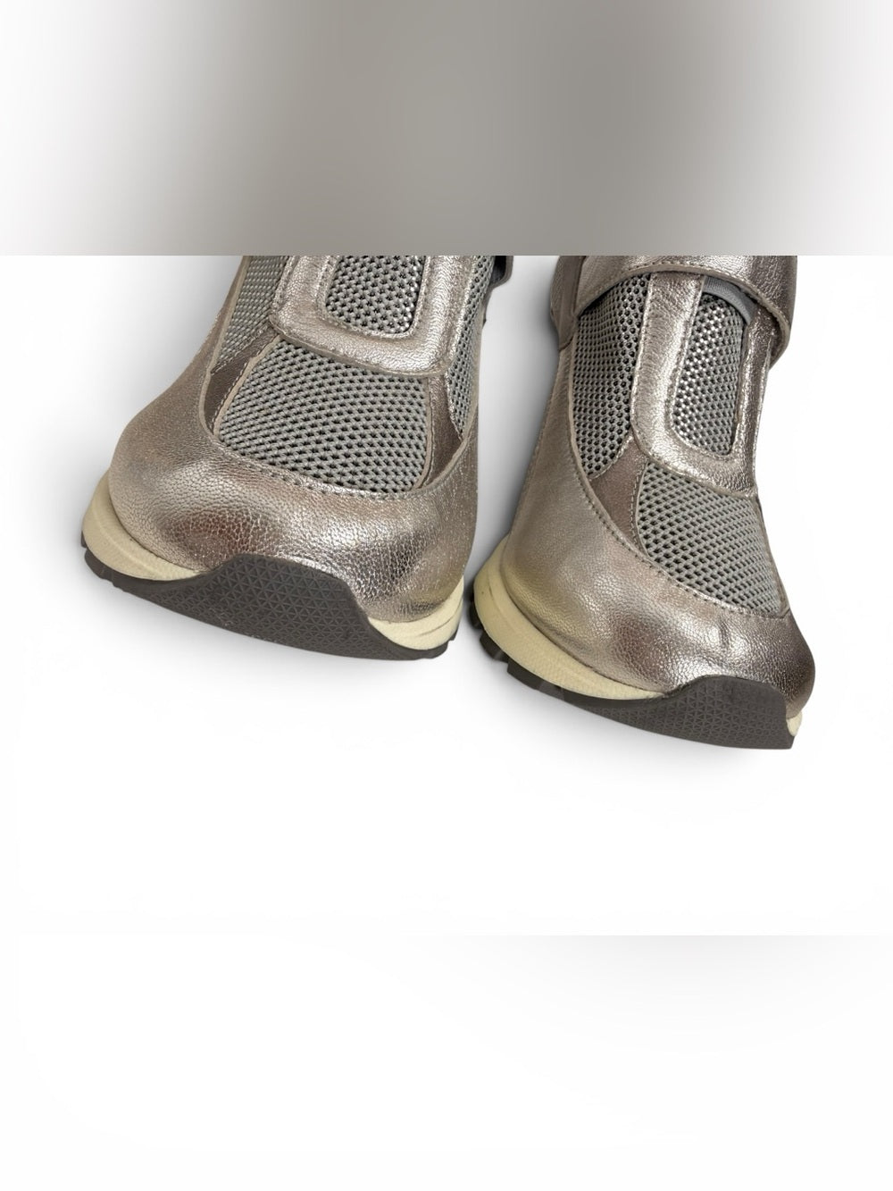 Sneex Metallic Silver Gray Platform Heels Mesh Leather Women's Size 9 Heel NWOT - view 9