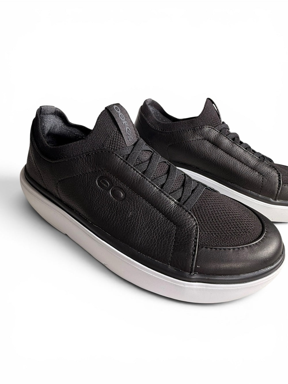 OOFOS OOmg Low Black Recovery Shoes Women's 8.5 Comfort Slip On Sneakers - view 3
