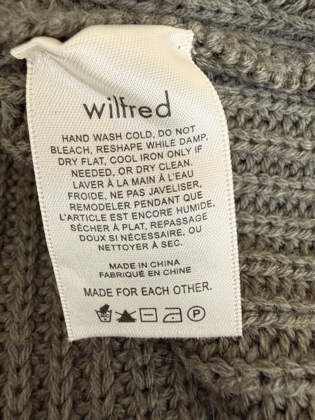 Aritzia Wilfred Green Cortado Cardigan Extra Small V-Neck Sweater