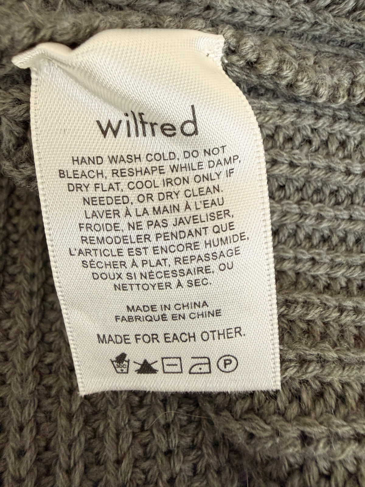 Aritzia Wilfred Green Cortado Cardigan Extra Small V-Neck Sweater