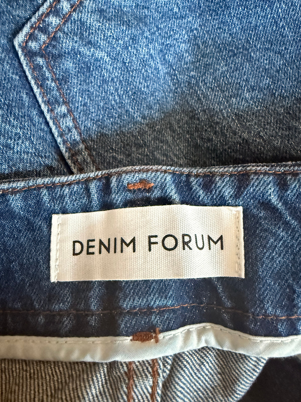 Denim Forum Barrel-Leg High-Rise Jeans Medium Wash Size 26