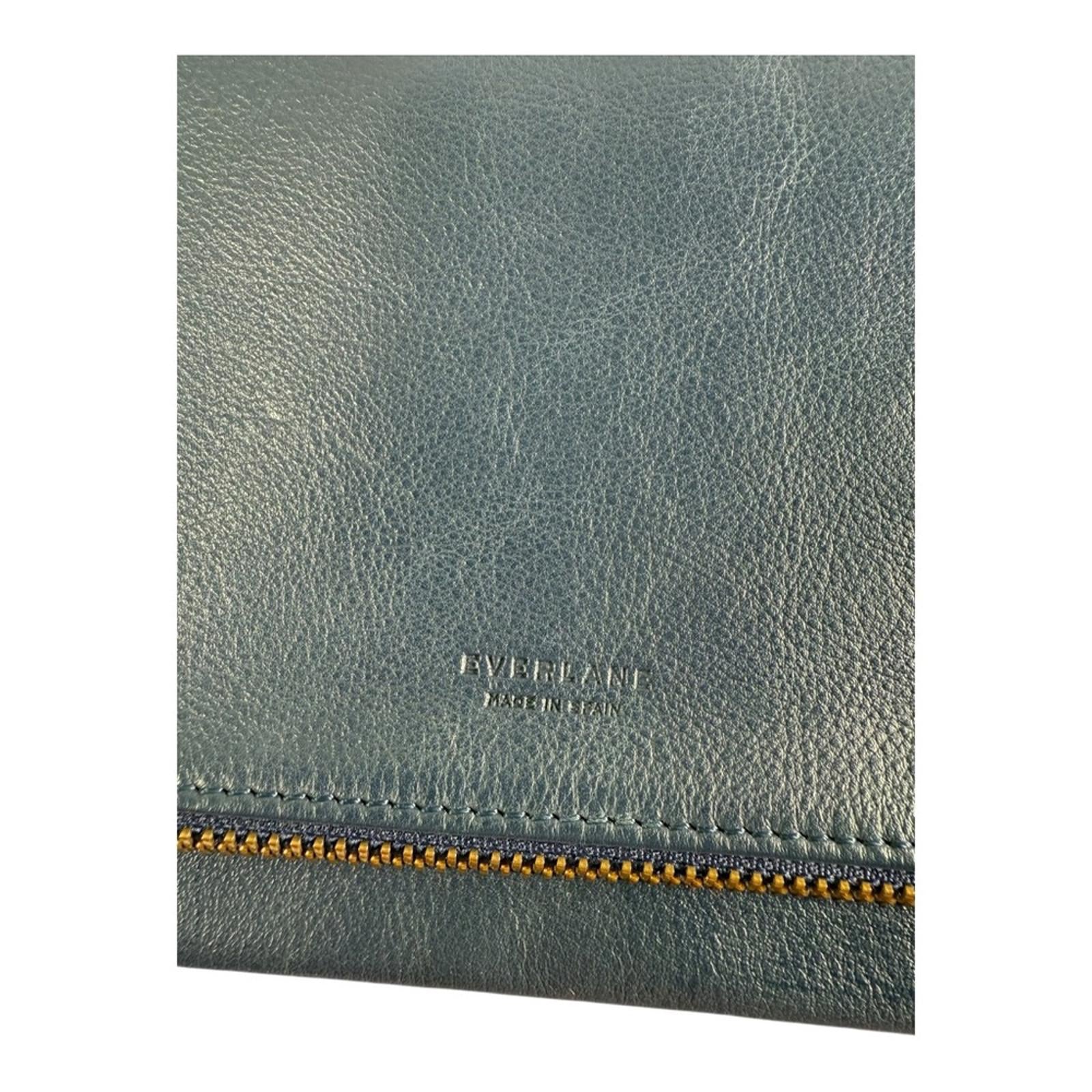 Everlane Foldover Leather Clutch Navy Made Spain Zip Top Minimalist Classic Bag - view 4