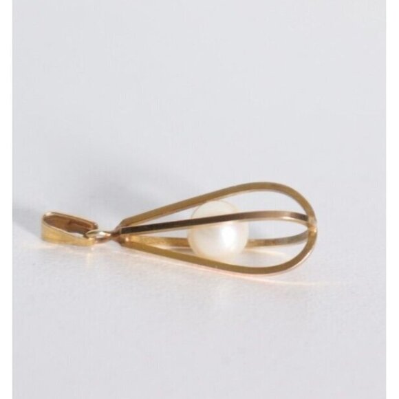 Handmade Ladies Unmarked 14K Yellow Gold Wire Caged Ocean Pearl Pendant Vintage - view 3